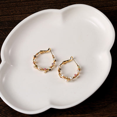 Aretes de Aro Pequeño con Perla Entrelazada - Image 3