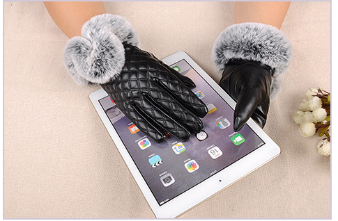 Guantes de Invierno con Pompón de Piel Sintética y Pantalla Táctil - Image 10