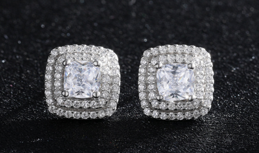 Aretes de Zirconia Cuadrados con Brillo Diamante - Image 4