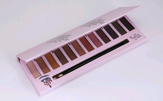 Paleta de Sombras Kelly 12 Colores - Acabado Mate Profesional - Image 4