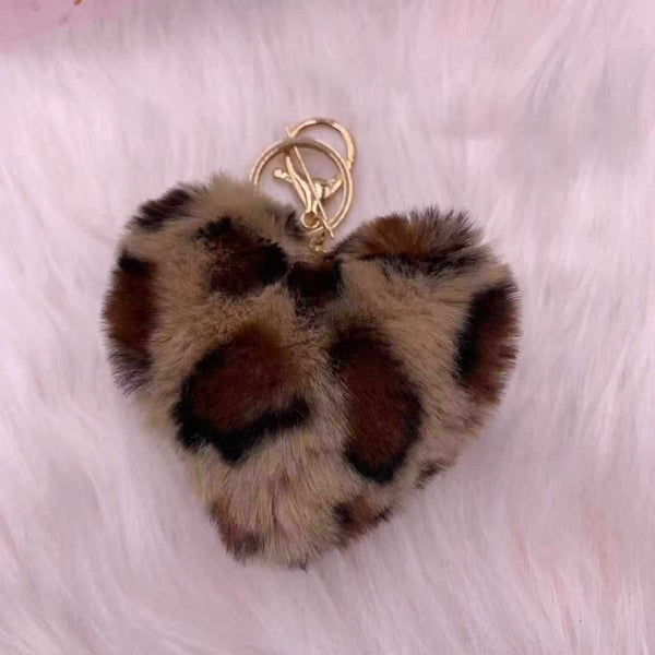 Llavero Corazón Peluche Leopardo con Bola de Pelaje - Accesorio para Auto y Bolso - Image 3
