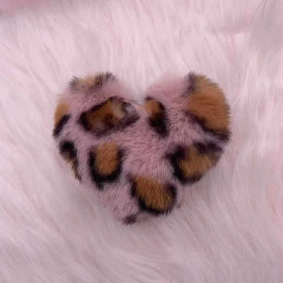 Llavero Corazón Peluche Leopardo con Bola de Pelaje - Accesorio para Auto y Bolso - Image 5