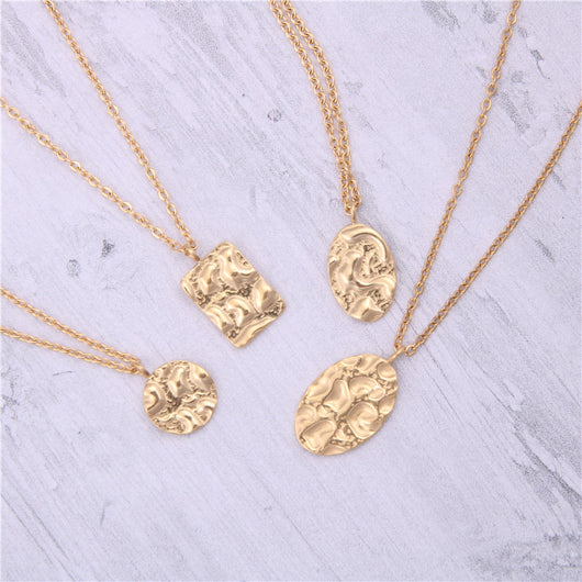 Collar Clavícula de Titanio Acero Chapado en Oro 18K con Superficie Texturizada Griega