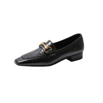 Zapatos de Mujer Elegantes con Tacón Bajo y Detalles Metálicos - Image 6