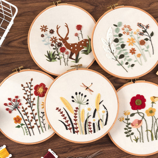 Bordado Tridimensional Artesanal: Alce con Flores