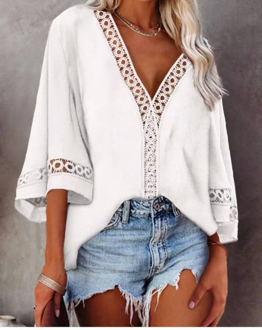 Blusa Elegante con Encaje Calado y Mangas Acampanadas - Image 13