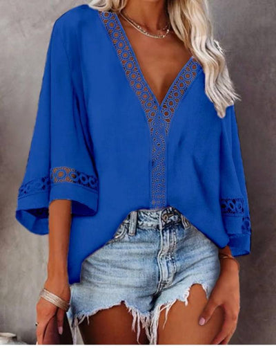 Blusa Elegante con Encaje Calado y Mangas Acampanadas - Image 6