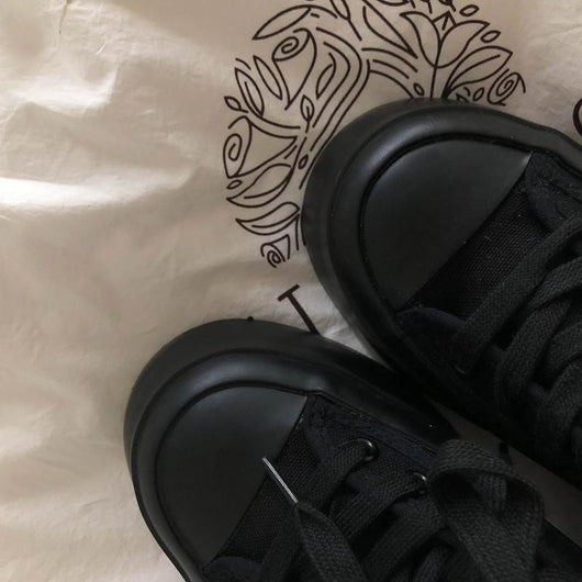 Zapatillas de Diseño Japonés Minimalista con Suela Gruesa - Image 4