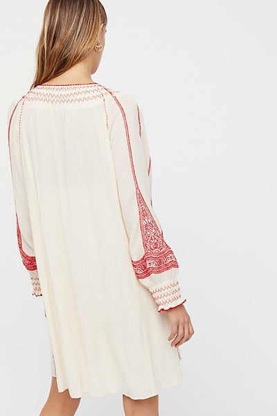 Vestido Elegante Miya con Escote V y Detalles Bordados - Image 6
