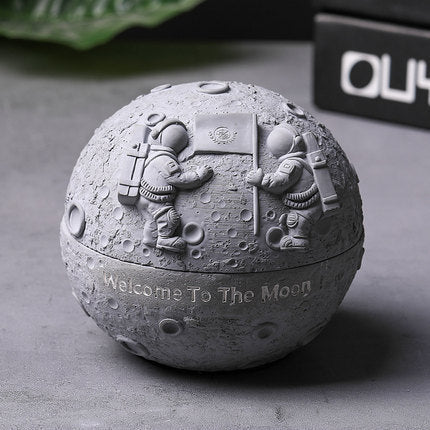 Cenicero Decorativo Luna Nórdico - Diseño Astronauta para Oficina y Hogar - Image 2