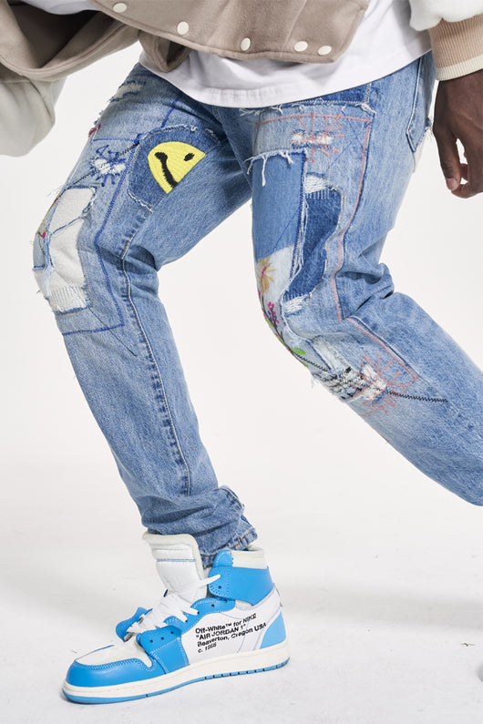 Jeans Rectos Vintage con Parches Florales Desgarrados y Bordado Sonrisa - Image 8