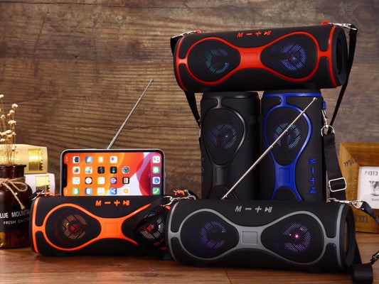 Parlante Bluetooth Portátil Tipo Linterna con Soporte para Teléfono y Correa
