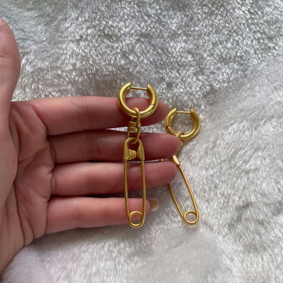Aretes Retro Dorados en Forma de Clip Metálico - Image 8