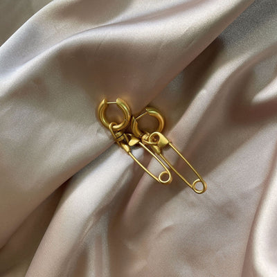 Aretes Retro Dorados en Forma de Clip Metálico - Image 9