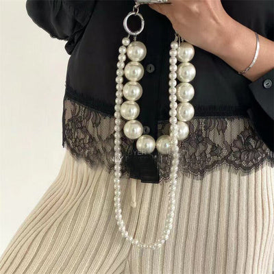 Funda Elegante para Celular con Cadena de Perlas y Mochila Diagonal - Image 7