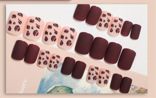 Uñas Postizas Adhesivas - 70 Diseños de Manicura Lista para Usar - Image 13