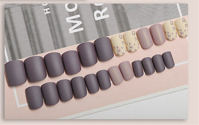 Uñas Postizas Adhesivas - 70 Diseños de Manicura Lista para Usar - Image 11