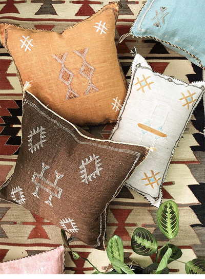 Cojín Marroquí Artesanal Bohemio para Sofá y Ventana - Image 12