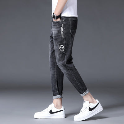 Pantalones Vaqueros Rotos con Estampado en los Pies - Image 7