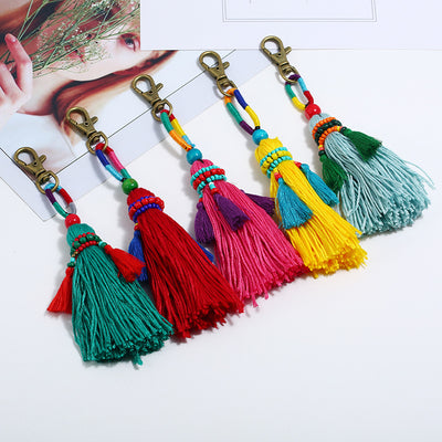 Colgante Bohemio Tejido a Mano con Cuentas, Lana Colorida y Borlas Artesanales - Image 9