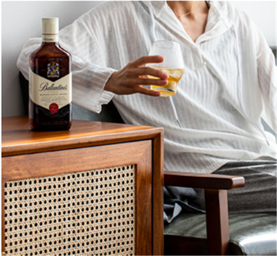 Copa de Whiskey Estilo Japonés con Patrón Vertical - Image 4
