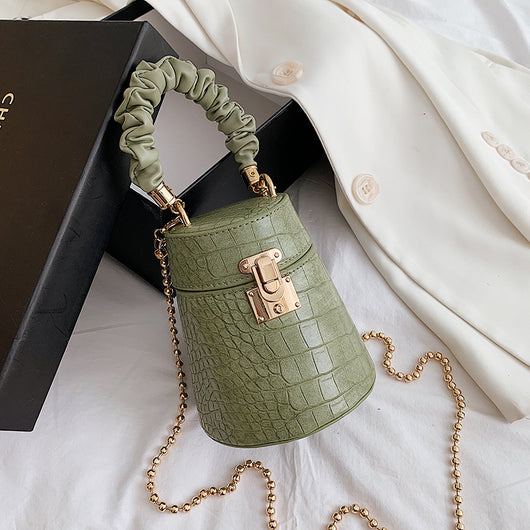 Bolso Bucket Plegable con Cadena - Bolsa Mensajero Elegante para Mujer - Image 7