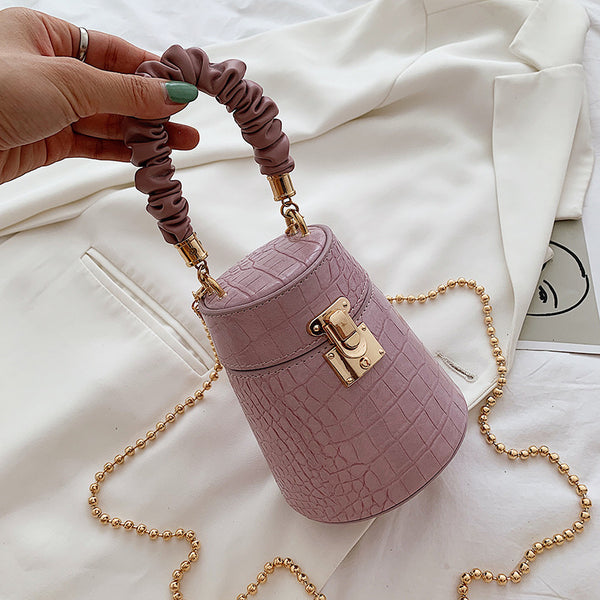 Bolso Bucket Plegable con Cadena - Bolsa Mensajero Elegante para Mujer