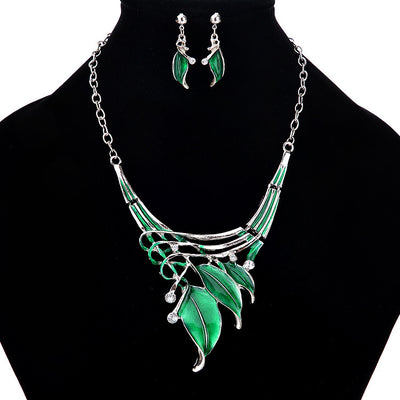 Conjunto de Collar y Aretes Hoja Clásica en Acero Inoxidable - Image 4