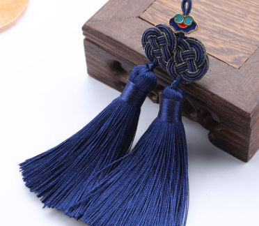 Dije Doble Nudo con Borlas - Joya de Abundancia y Protección - Image 4