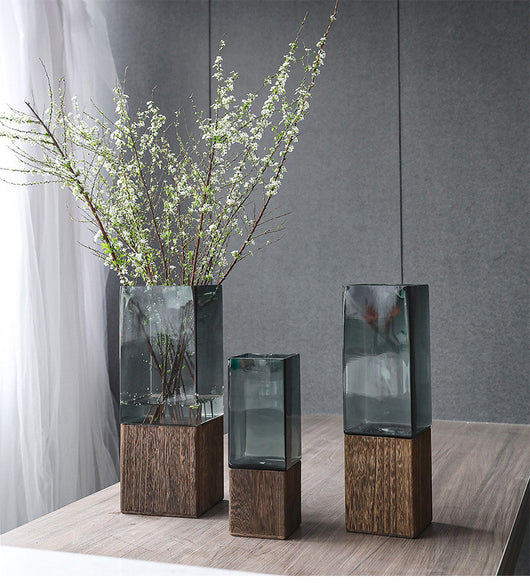 Jarrón de Cristal Transparente con Base de Madera - Arreglo Floral Moderno