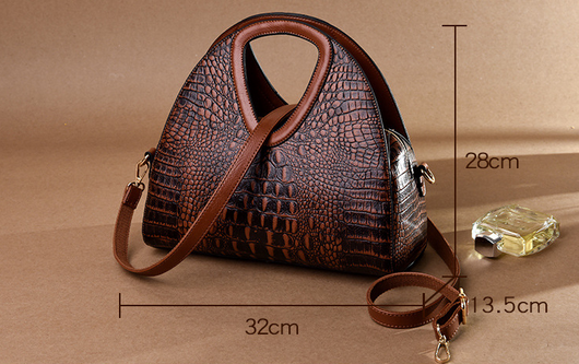 Bolso Crossbody de Cuero Suave con Diseño Grabado para Mujer - Image 9