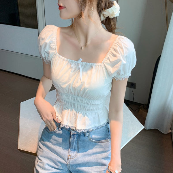 Blusa Chifón Cuello Cuadrado con Encaje Blanco Francés