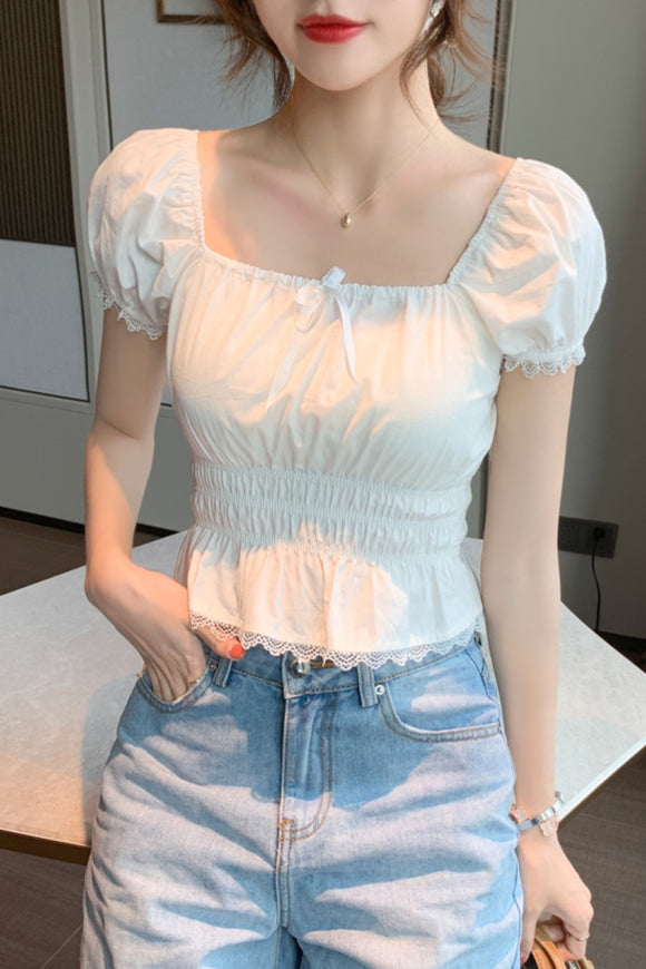 Blusa Chifón Cuello Cuadrado con Encaje Blanco Francés