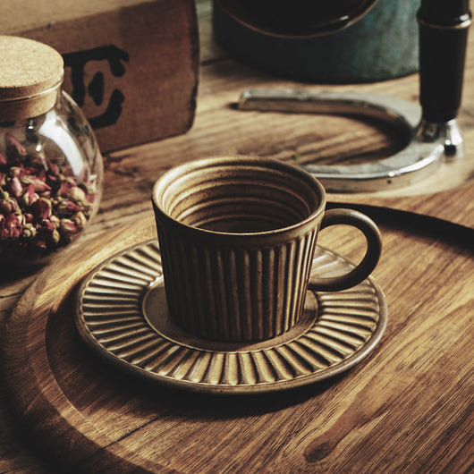 Taza de Café Japonesa con Platillo de Cerámica a Rayas - Image 4