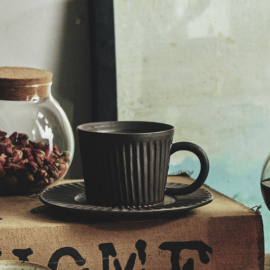 Taza de Café Japonesa con Platillo de Cerámica a Rayas - Image 2