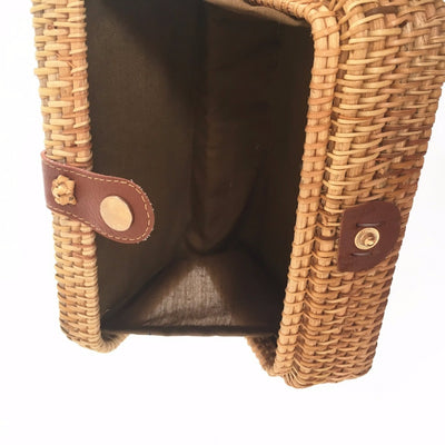 Bolso Cuadrado de Ratán Tejido a Mano - Image 6