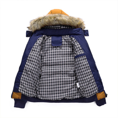 Abrigo de Algodón con Capucha y Cuello de Pelaje para Hombre - Image 11