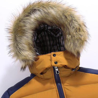 Abrigo de Algodón con Capucha y Cuello de Pelaje para Hombre - Image 6