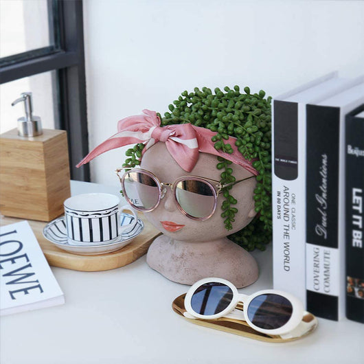 Maceta Decorativa con Figura de Muñeca de Ojos Cerrados para Jardín - Image 12