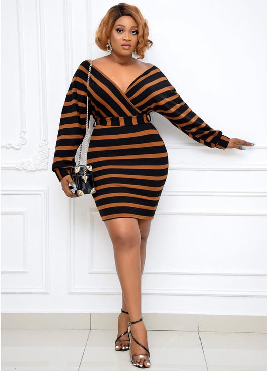 Vestido Cinturón Africano con Escote V y Detalles de Costura - Image 10