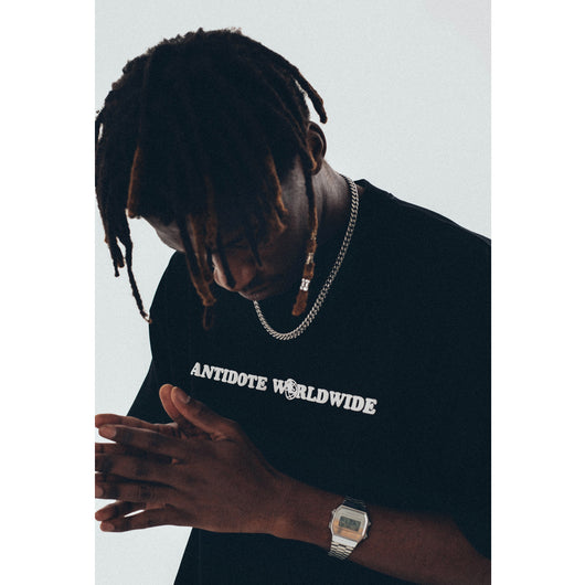 Camiseta de Algodón Estampado Blanco y Negro de Manga Corta - Image 3