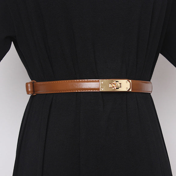 Conjunto Elegante: Falda con Cinturón y Suéter para Mujer