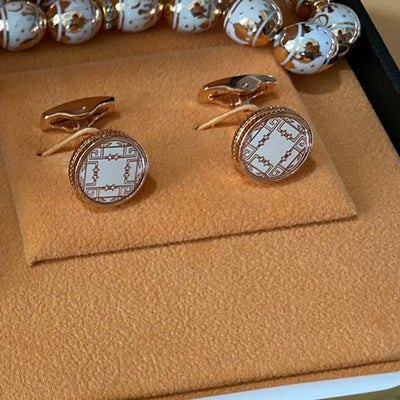 Estuche de Regalo Premium: Reloj Resistente al Agua, Rosario, Gemelos y Bolígrafo - Image 13
