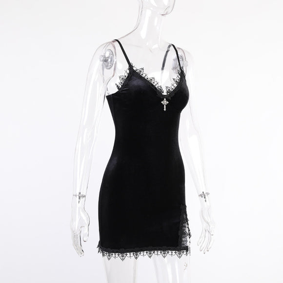 Vestido de Terciopelo y Encaje con Silueta Ceñida
