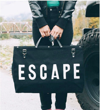 Bolsa de Viaje para Hombre en Cuero y Lona con Detalles en Rosa - Image 8