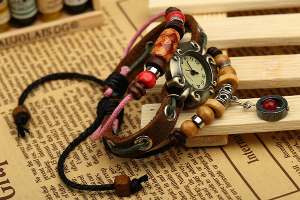 Reloj Pulsera de Cuero con Cuentas y Colgante de Aleación