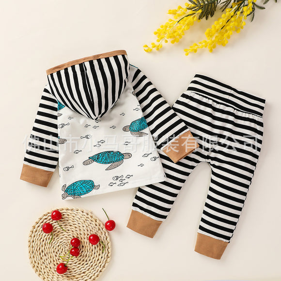 Conjunto de Bebé con Sudadera Tortuga y Pantalones a Rayas