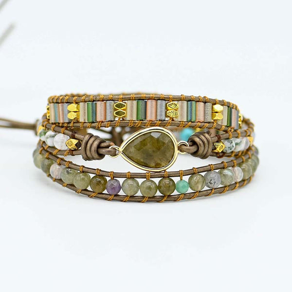 Pulsera de Cuero Tejida a Mano con Piedra de Cristal Brillante