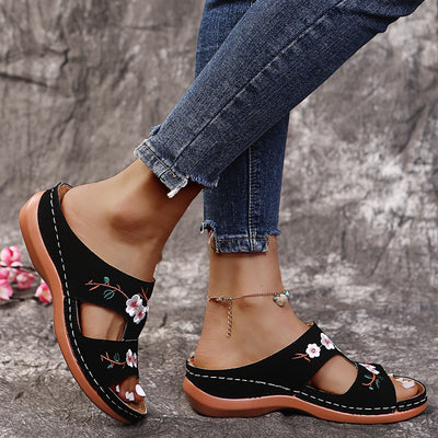 Sandalias Cuña Talla Grande para Mujer - Diseño Floral Abierto con Correa T - Image 4