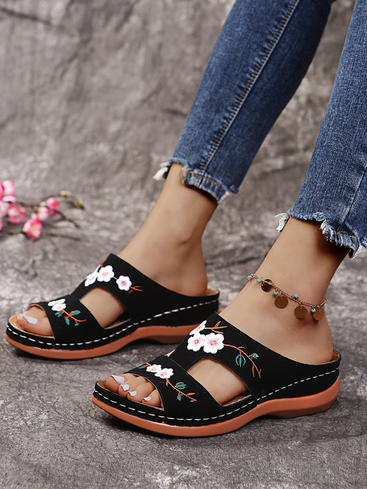Sandalias Cuña Talla Grande para Mujer - Diseño Floral Abierto con Correa T - Image 9